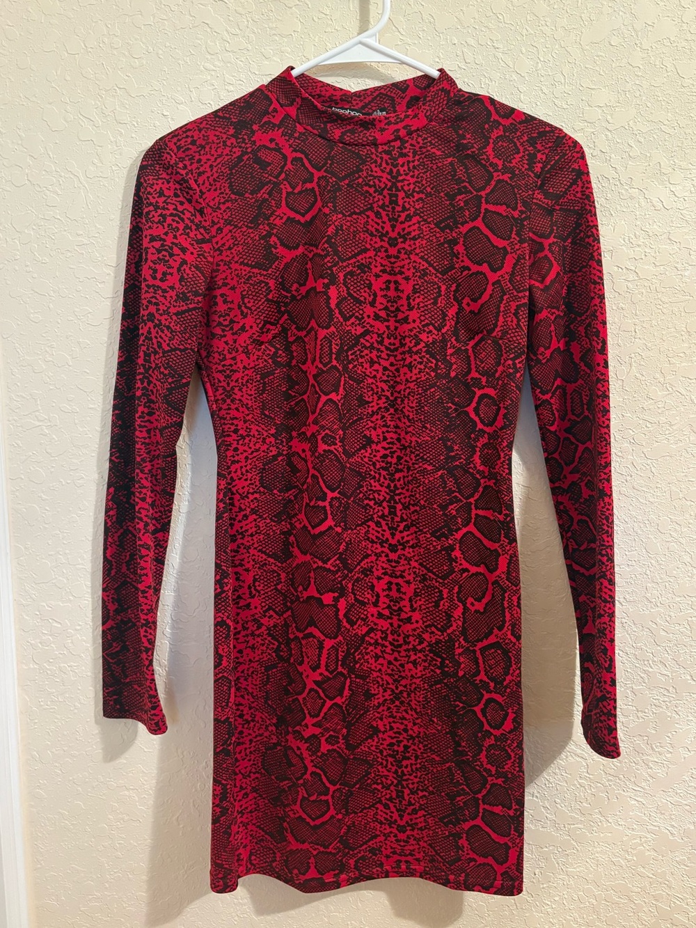 Boohoo body con long sleeve mini dress